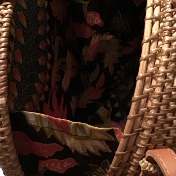 Collection XIIX (Crossbody Purse in Natural Rattan) - Picture 6 of 8